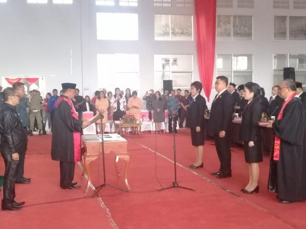 Pimpinan Definitif DPRD Minahasa Tenggara Dilantik